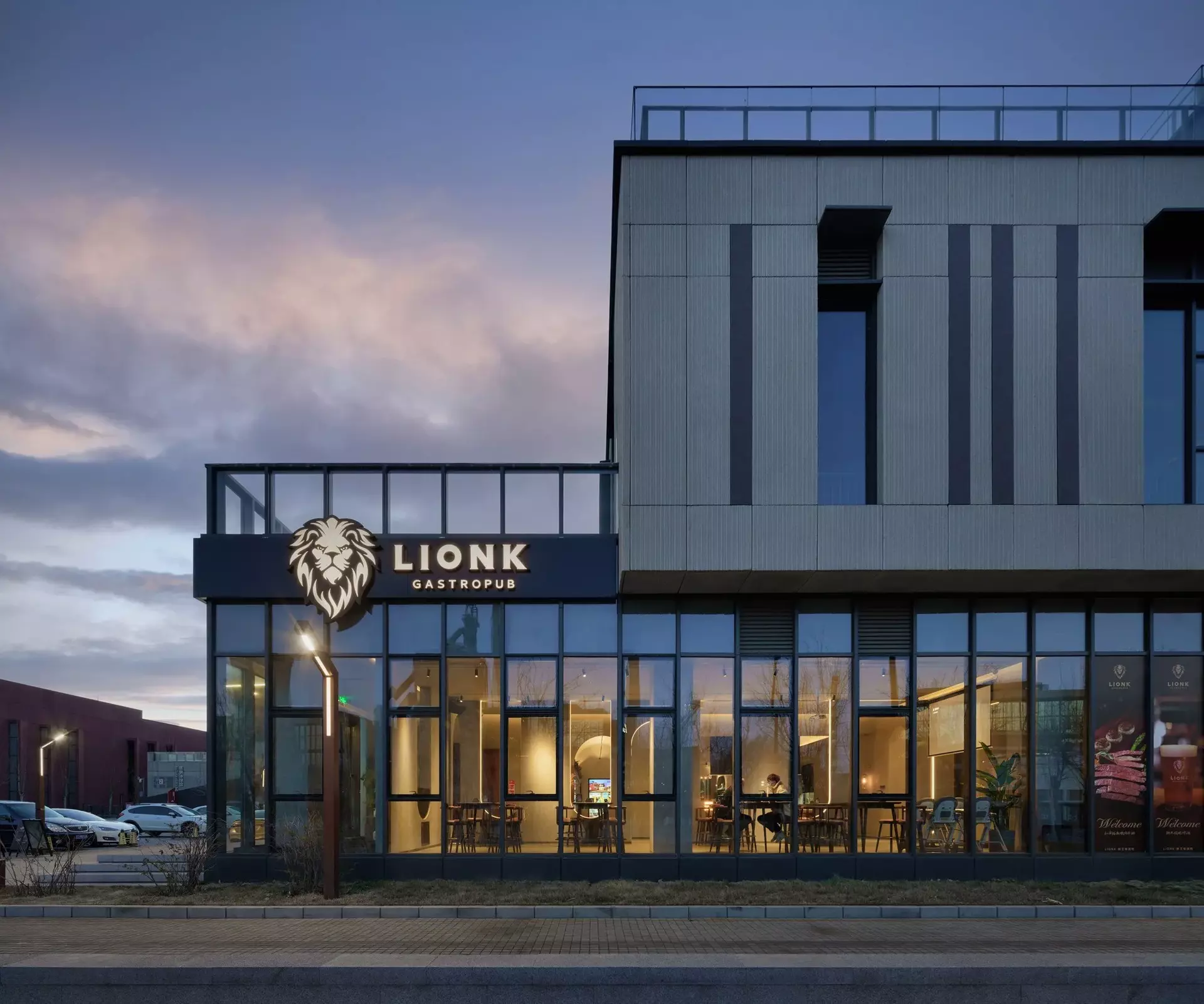 LIONK Gastropub | The Custom Aesthetics of Micro-Cement Minimalism and Geometric Quiet Luxury