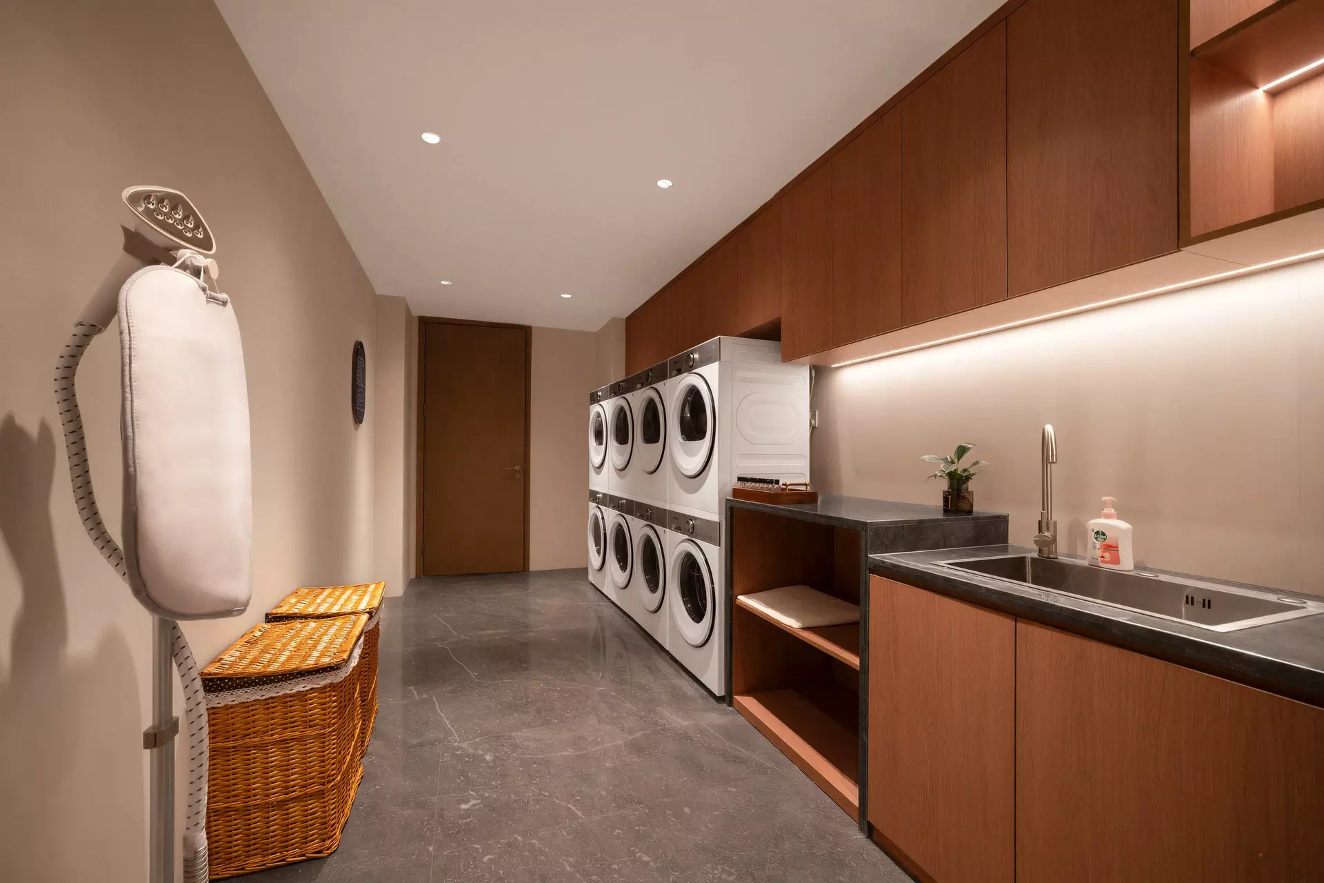 Grand Skylight Hotel Smart Laundry Room Cabinets