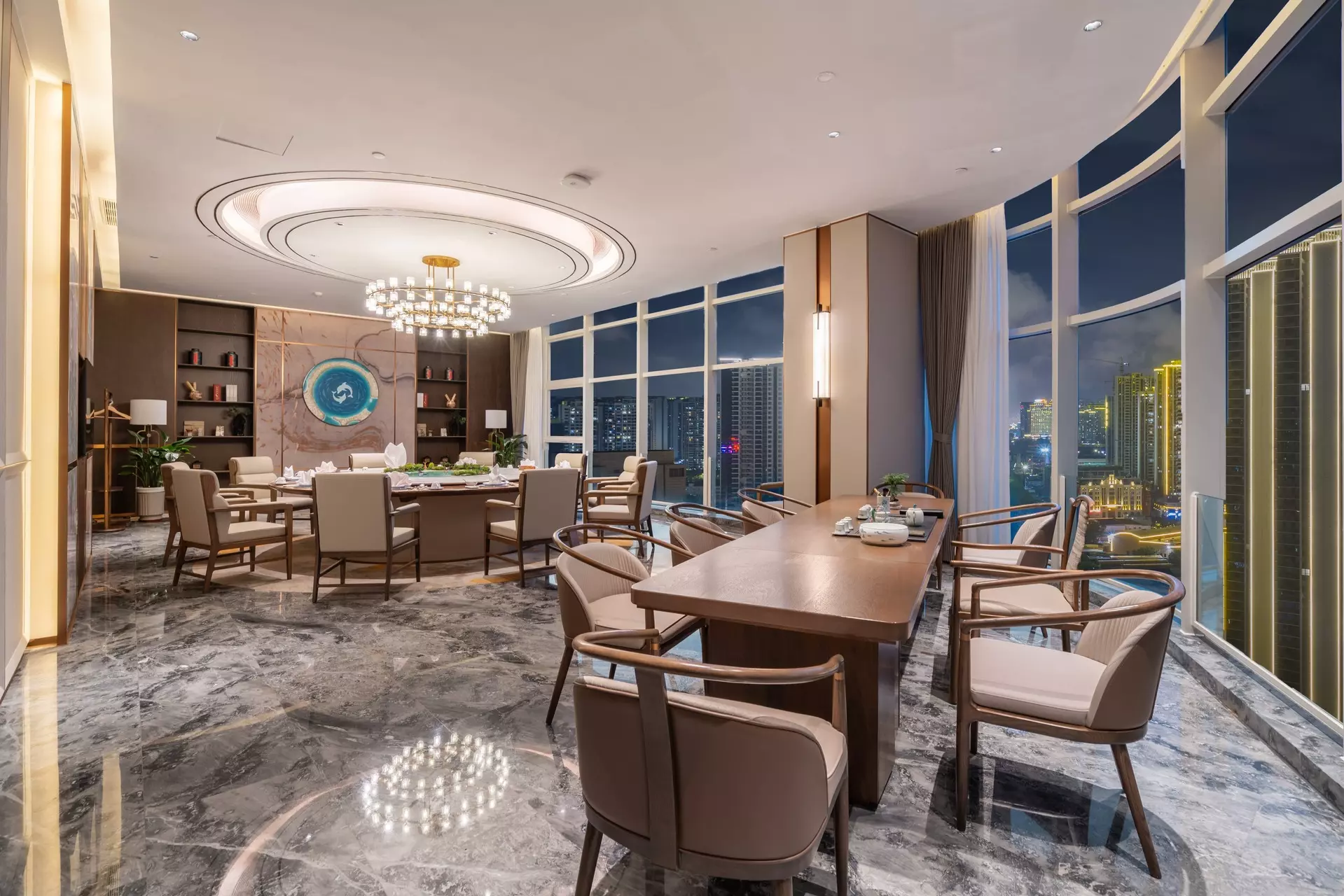 Exquisite Oriental wood craftsmanship in luxury hotel private room